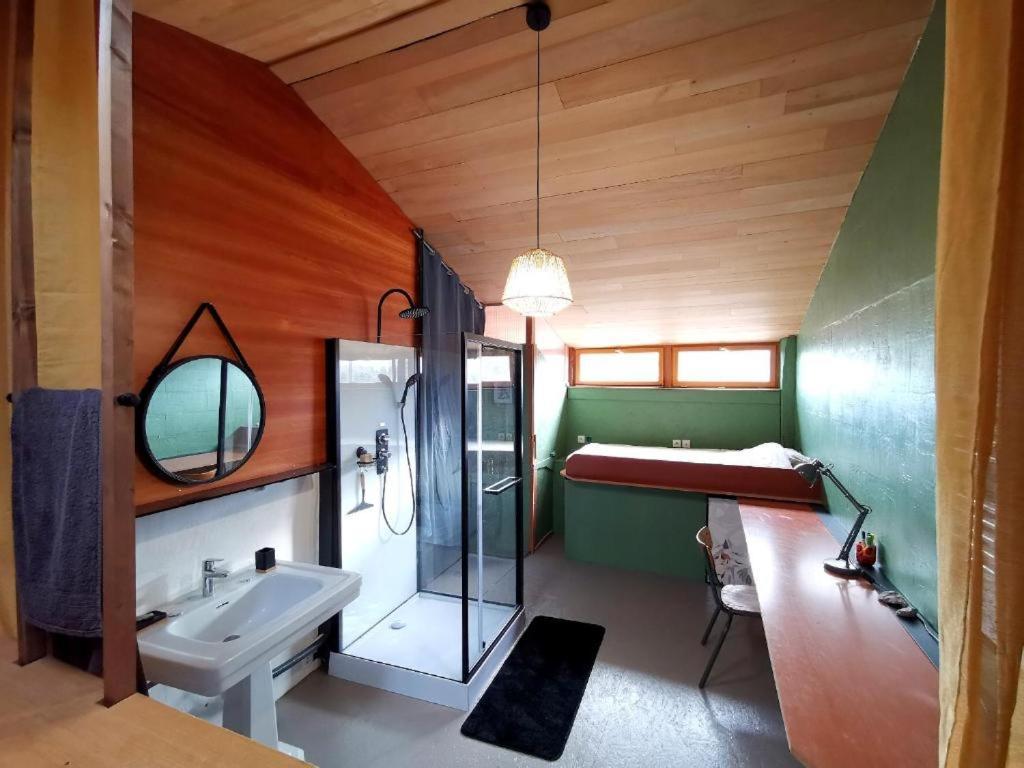 Chambres Des Forges Cellefrouin 外观 照片